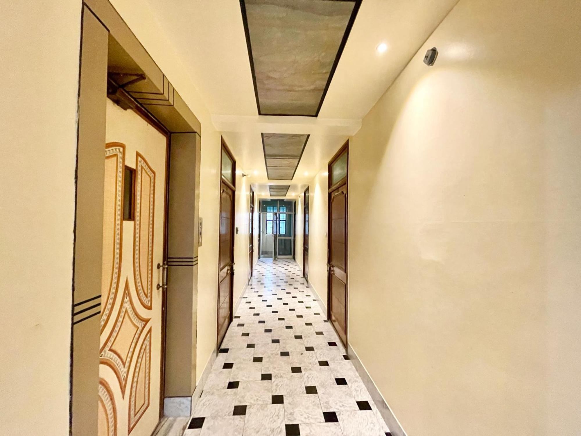 Hotel Shivam ! Varanasi होटल शिवम హోటల్ శివం ஹோட்டல் சிவம் Foreigner'S Choice ! Fully Air-Conditioned Hotel With Lift & Parking Availability, Near Kashi Vishwanath Temple, And Ganga Ghat, Best Hotel In Varanasi 2 Exterior photo