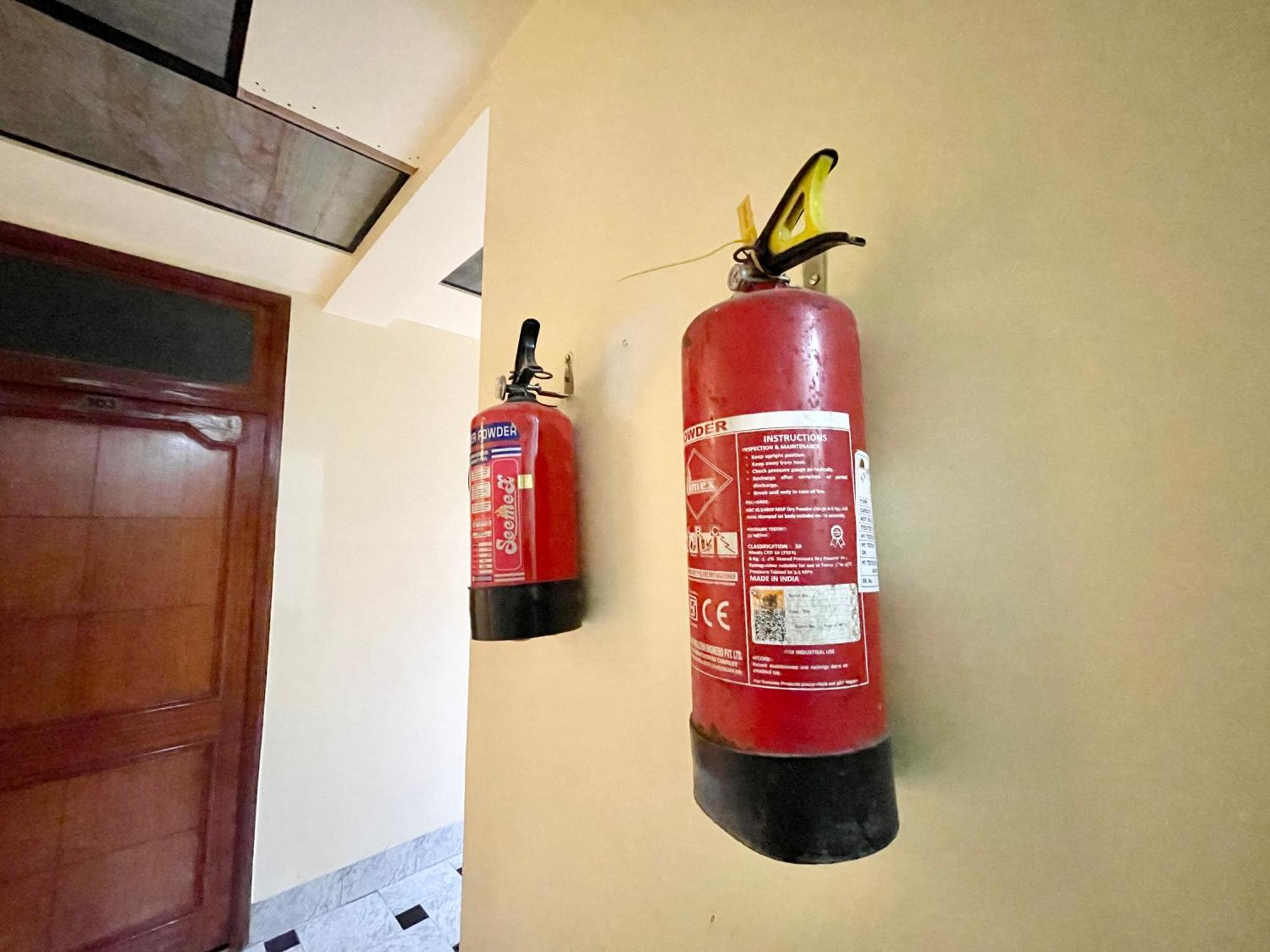 Hotel Shivam ! Varanasi होटल शिवम హోటల్ శివం ஹோட்டல் சிவம் Foreigner'S Choice ! Fully Air-Conditioned Hotel With Lift & Parking Availability, Near Kashi Vishwanath Temple, And Ganga Ghat, Best Hotel In Varanasi 2 Exterior photo